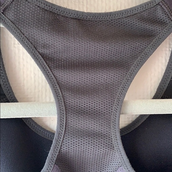 NIKE - Gray Sportsbra - Picture 4 of 4